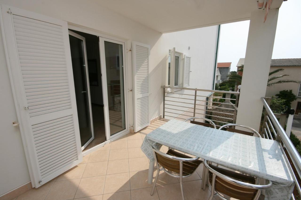 Apartments With A Parking Space Novalja, Pag - 6398 Экстерьер фото