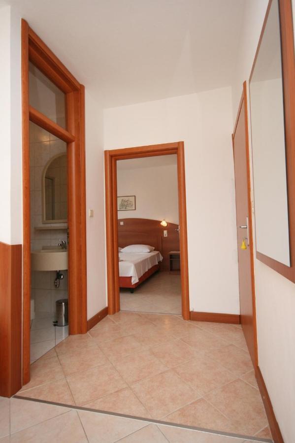 Apartments With A Parking Space Novalja, Pag - 6398 Экстерьер фото