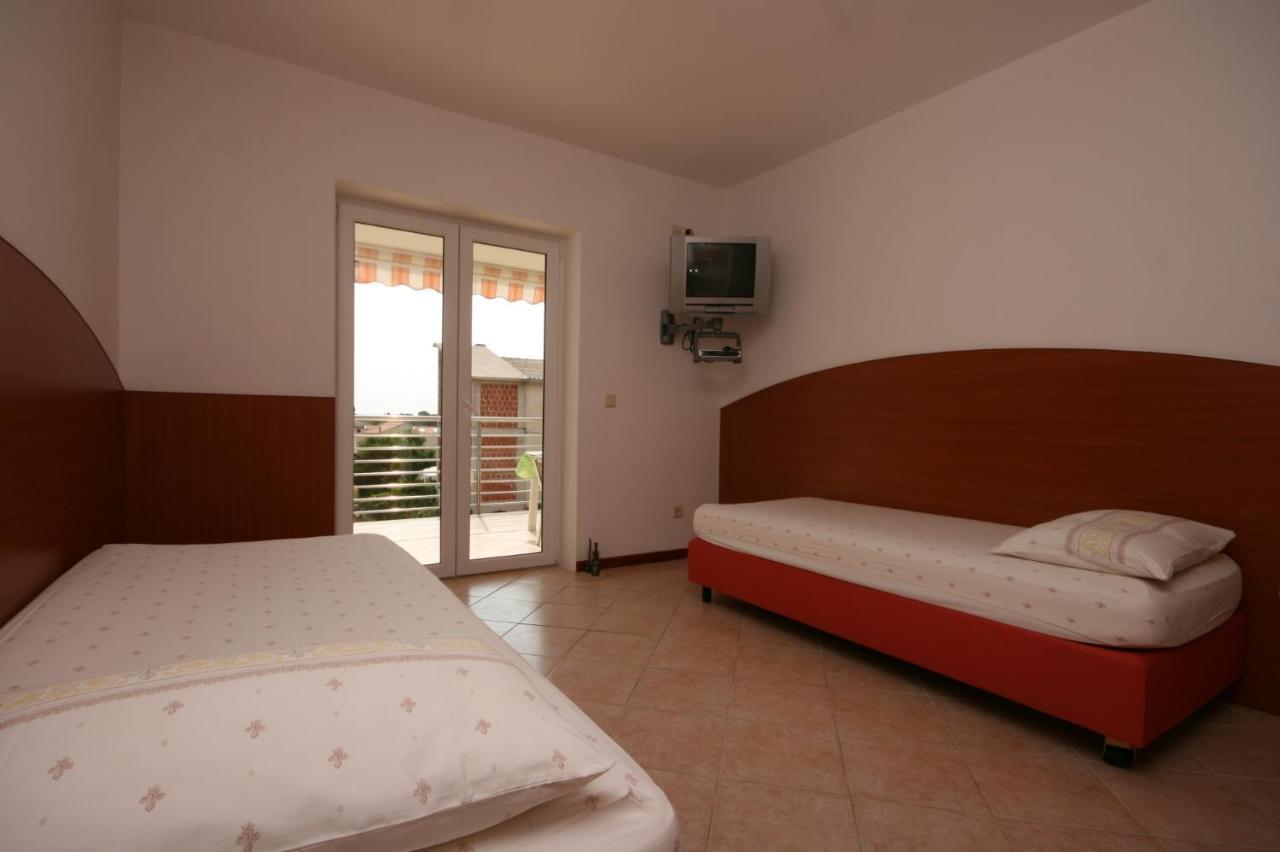 Apartments With A Parking Space Novalja, Pag - 6398 Экстерьер фото